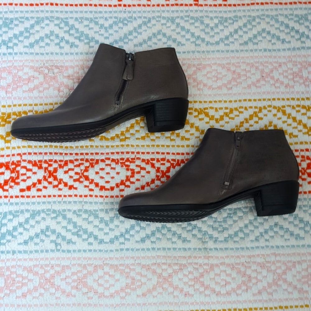 Ecco Gray Bootie